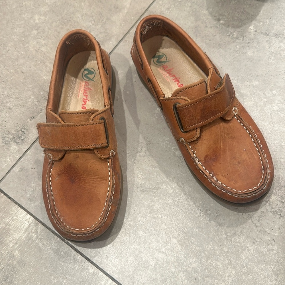 Boys dress shoes loafers topsiders. Naturino brand. European size 33 size 1.5 US